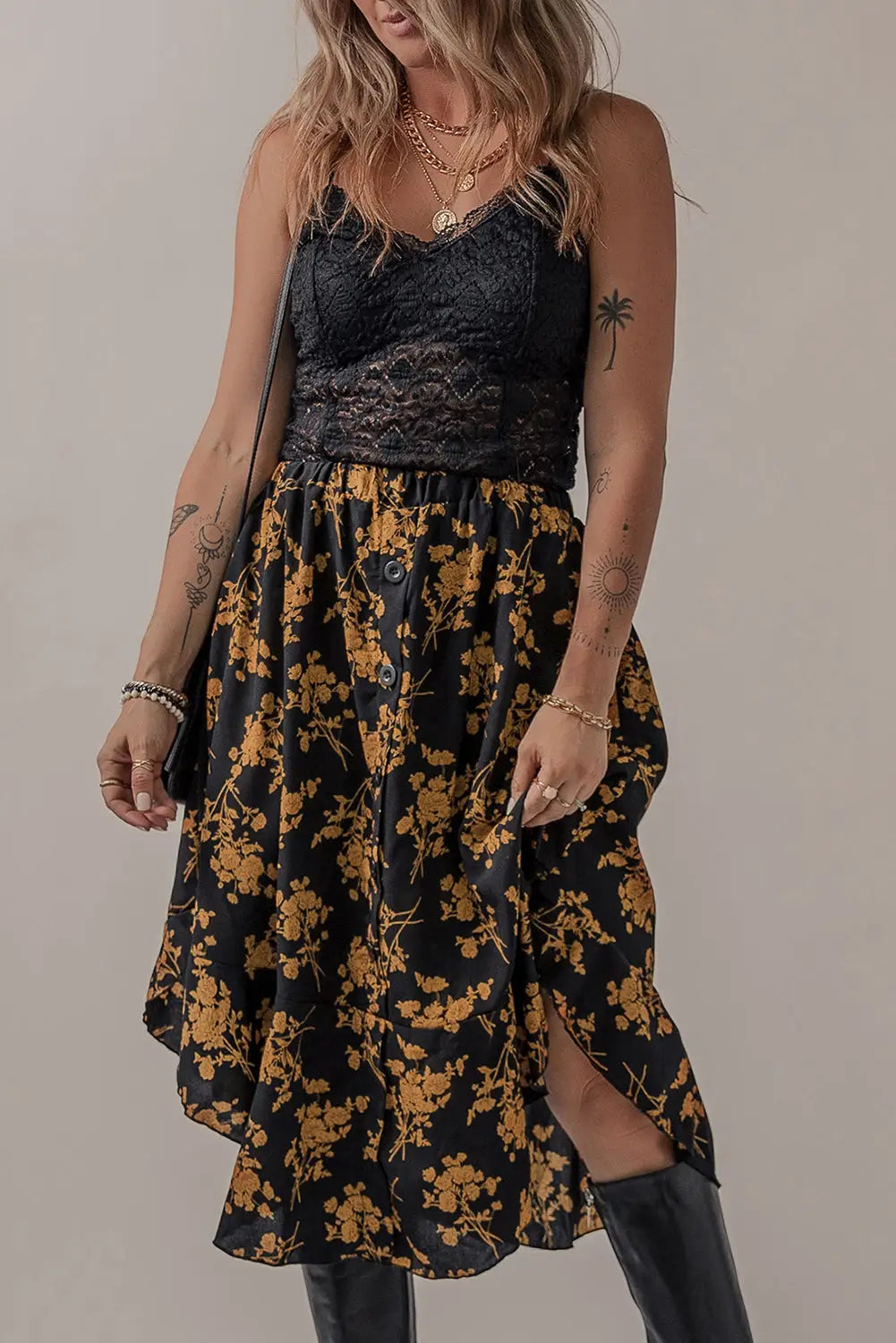 Black Printed Elastic Waist Button Decor Floral Ruffle Skirt-3