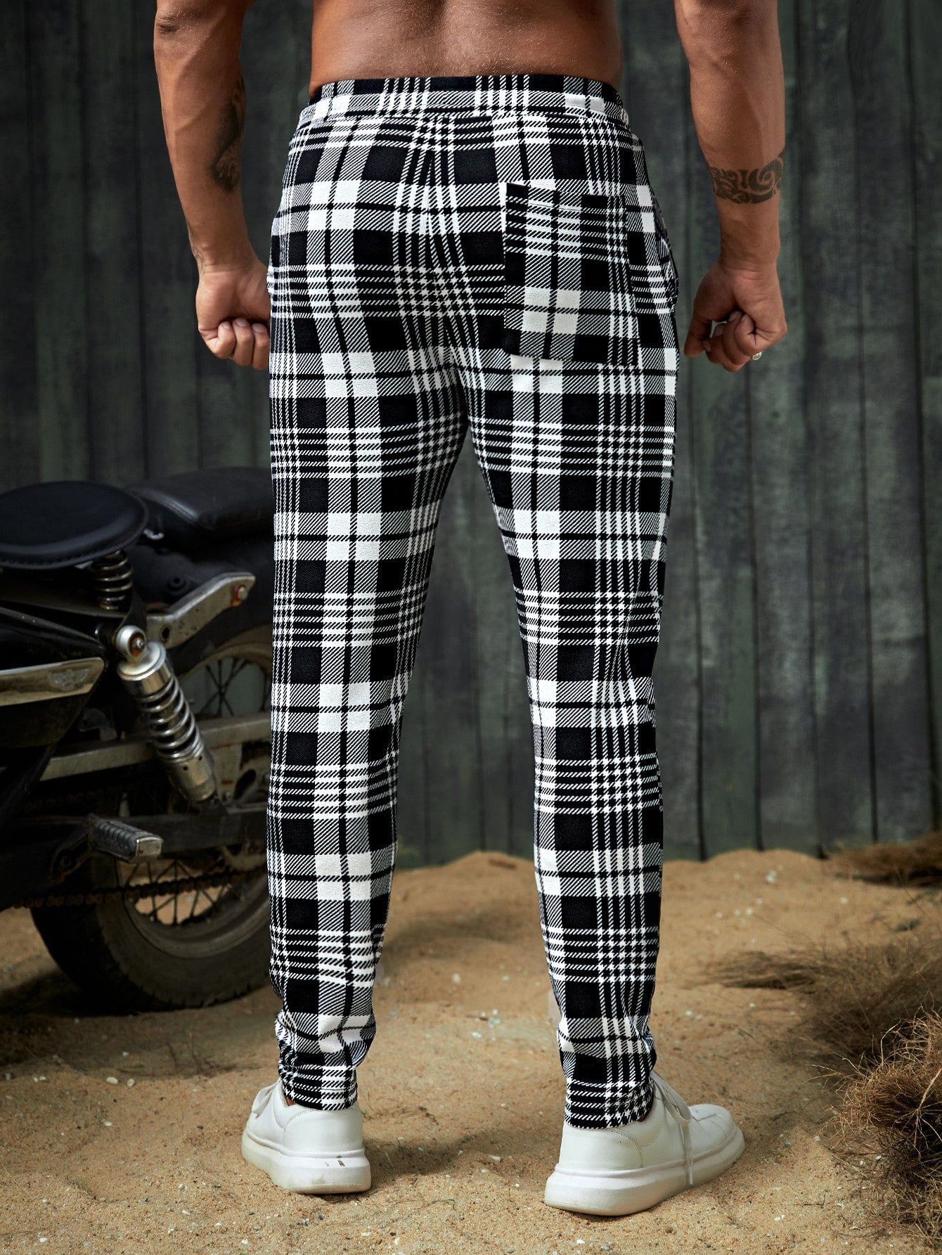 Manfinity Homme Men Plaid Print Drawstring Waist Trousers