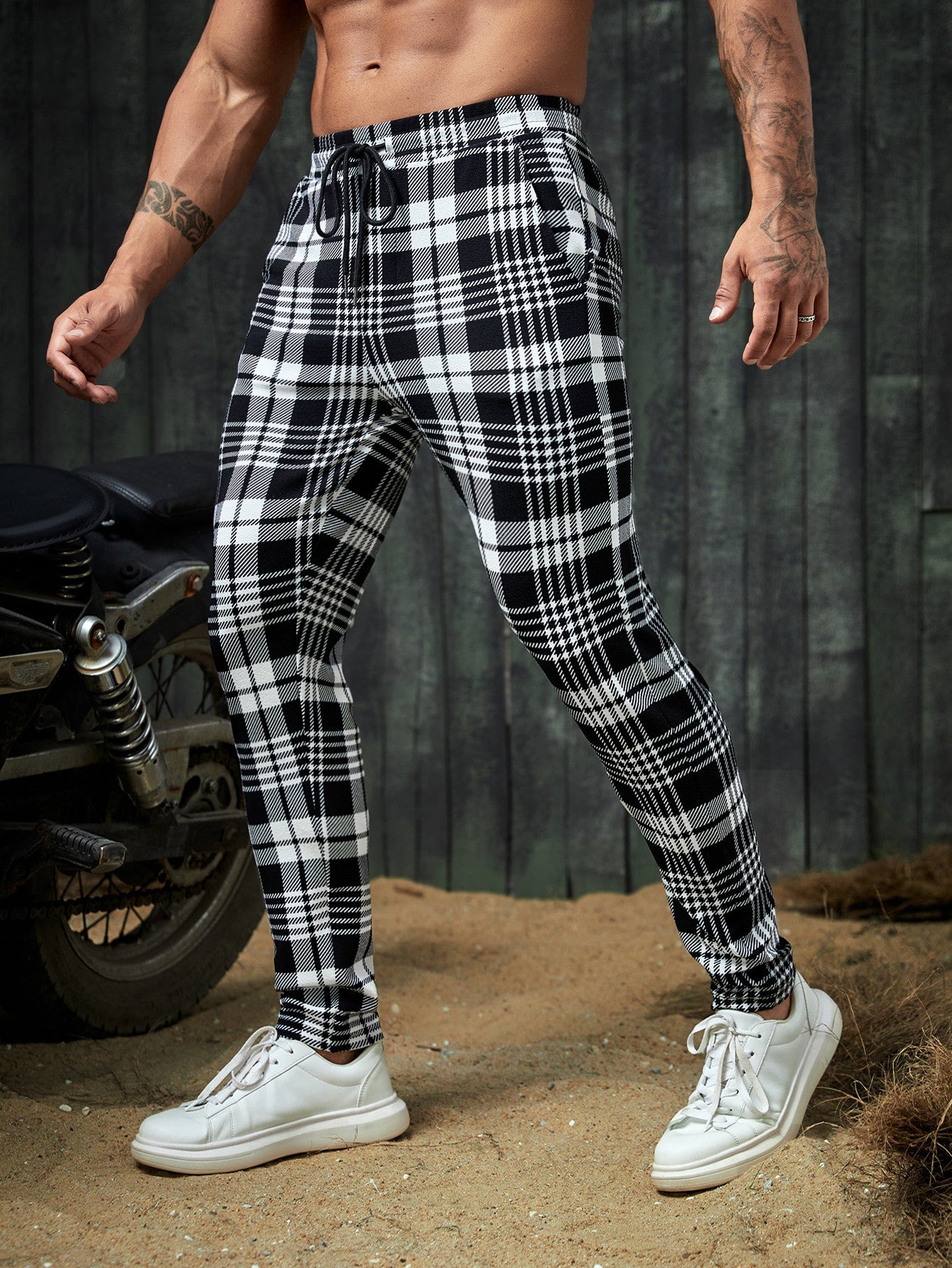 Manfinity Homme Men Plaid Print Drawstring Waist Trousers