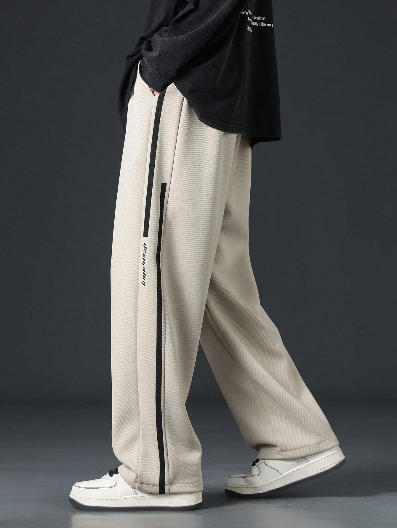 Men Contrast Tape Side Drawstring Waist Pants