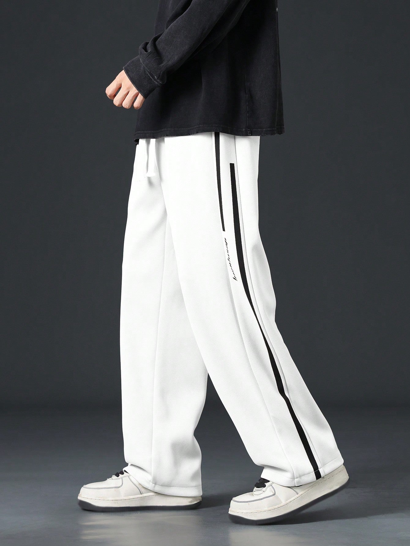 Men Contrast Tape Side Drawstring Waist Pants