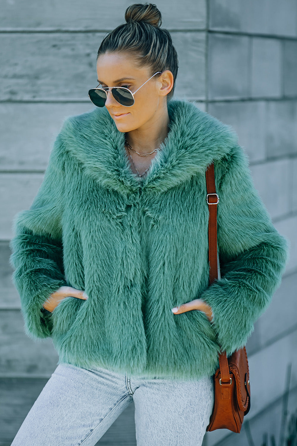 Green Collared Side Pockets Winter Fuzzy Coat-3